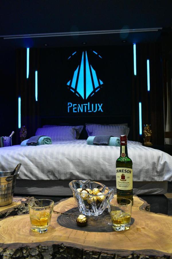Smart Luxury Penthouse Suites - Private Sauna, Hot-Tub, Home Cinema At The Best Location In Skopje Exterior photo