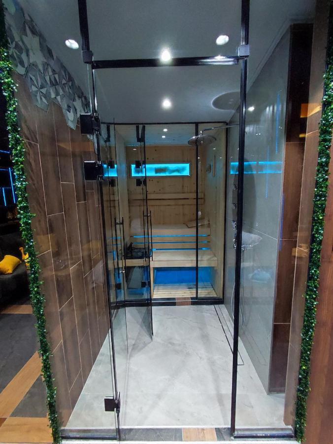 Smart Luxury Penthouse Suites - Private Sauna, Hot-Tub, Home Cinema At The Best Location In Skopje Exterior photo