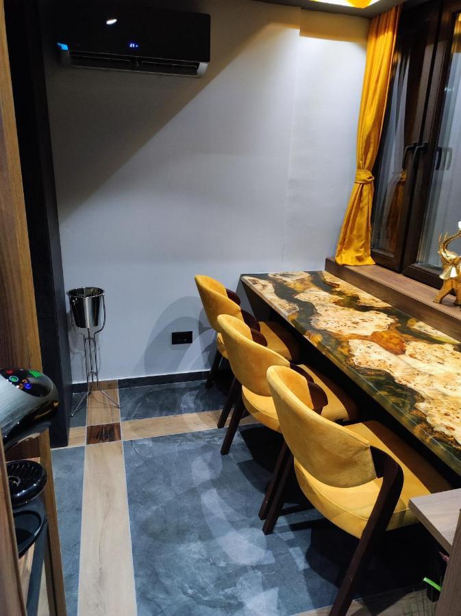 Smart Luxury Penthouse Suites - Private Sauna, Hot-Tub, Home Cinema At The Best Location In Skopje Exterior photo
