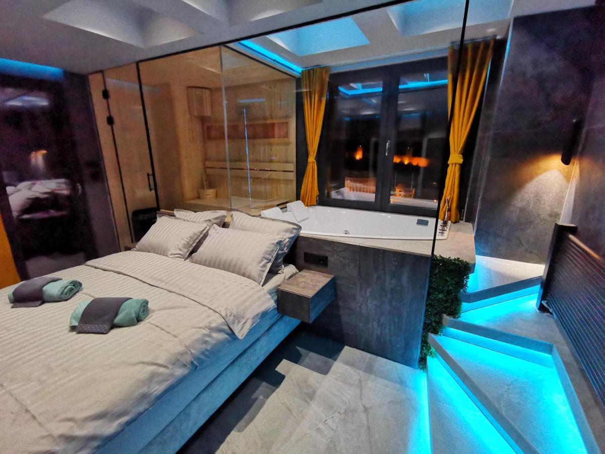 Smart Luxury Penthouse Suites - Private Sauna, Hot-Tub, Home Cinema At The Best Location In Skopje Exterior photo