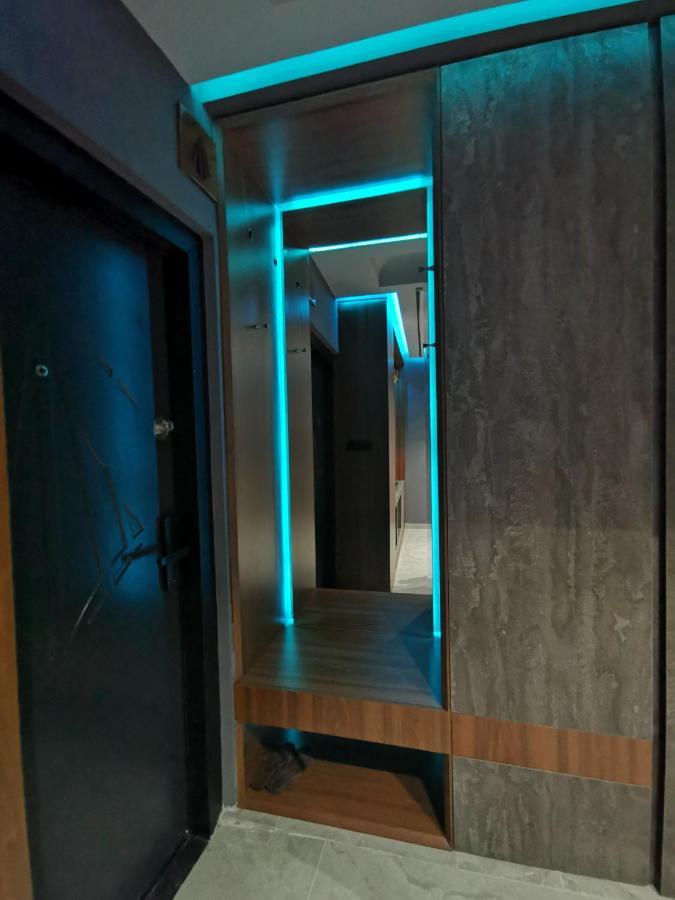 Smart Luxury Penthouse Suites - Private Sauna, Hot-Tub, Home Cinema At The Best Location In Skopje Exterior photo