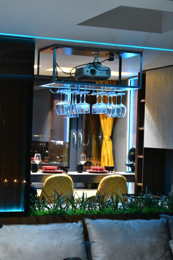 Smart Luxury Penthouse Suites - Private Sauna, Hot-Tub, Home Cinema At The Best Location In Skopje Exterior photo